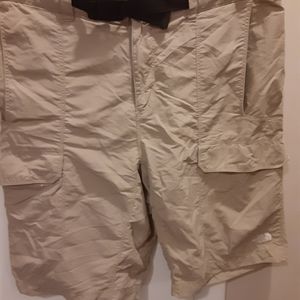 BOYS SIZE MEDIUM NORTH FACE TAN CARGO SHORTS